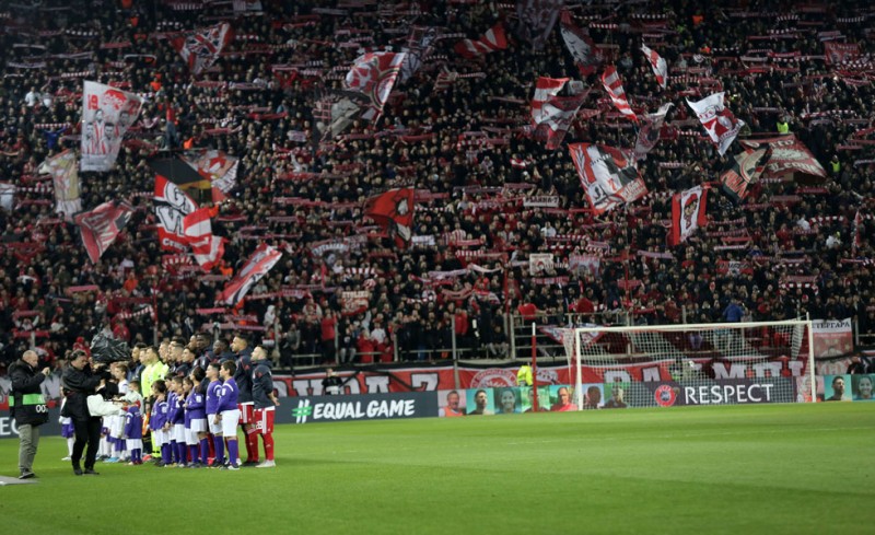 Το πέταλο της Θύρας 7 στον... αέρα! (video)