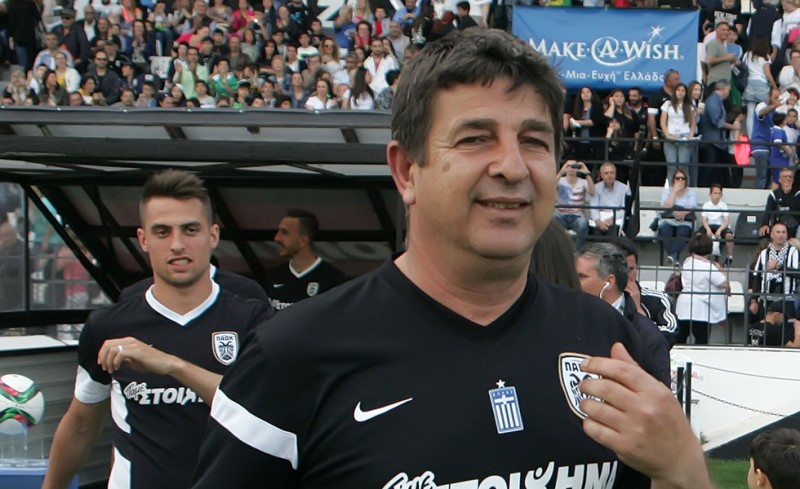 Χαρίζει γέλιο: «Να μας εξηγήσει γιατί ο Ολυμπιακός είναι καλύτερος»