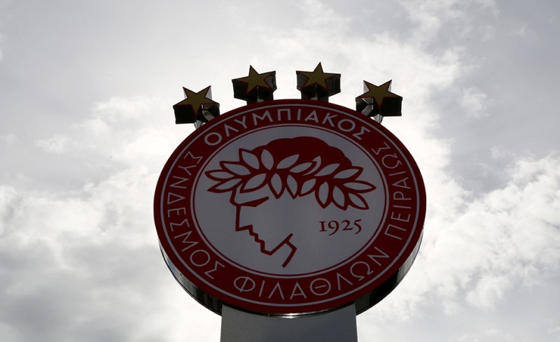 Οι «ερυθρόλευκες» ευχές για τις γυναίκες (photo)