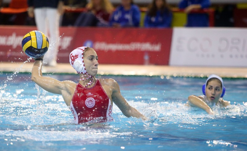 Μένουμε μέσα με Αβραμίδου (video)