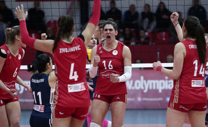 Κοριτσάρες για φίλημα και πρόκριση στα ημιτελικά!