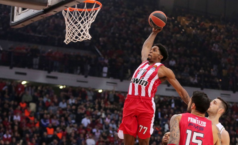 Έτσι «γαζώνει» ο Πειραιάς!!!