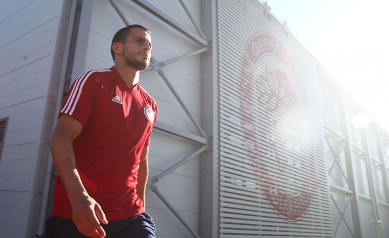 Μένει σπίτι και... μαγεύει ο Ομάρ (video)