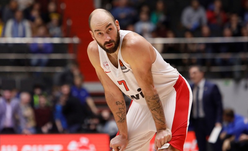 «Πρέπει όλοι να θυσιαστούμε για να το ξεπεράσουμε»