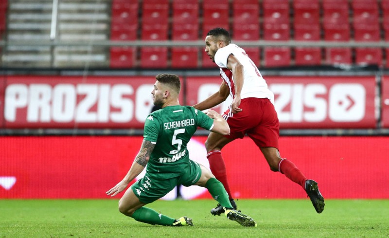 Τα τρία πρώτα παιχνίδια του Θρύλου