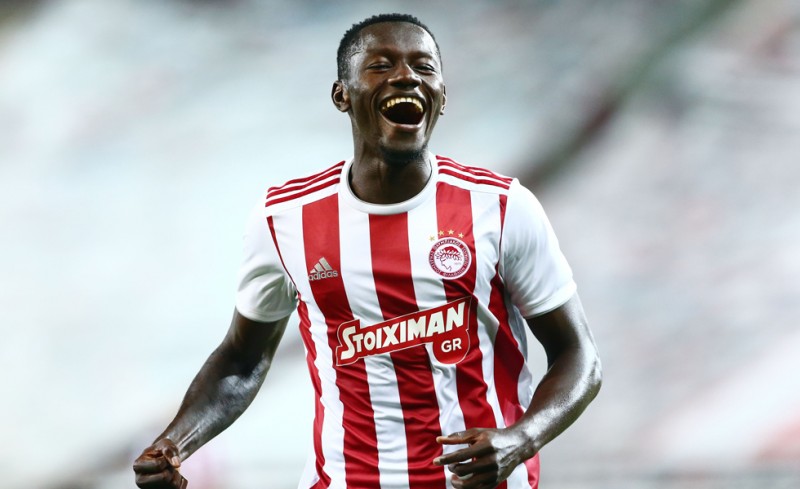 Υπόκλιση της ΠΑΕ σε Καμαρά (photo)