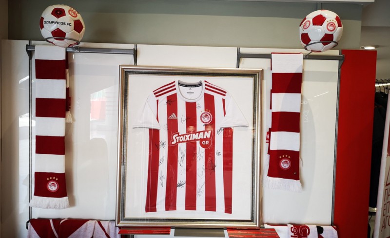 Θρυλικό δώρο από το RED store (video, photos)