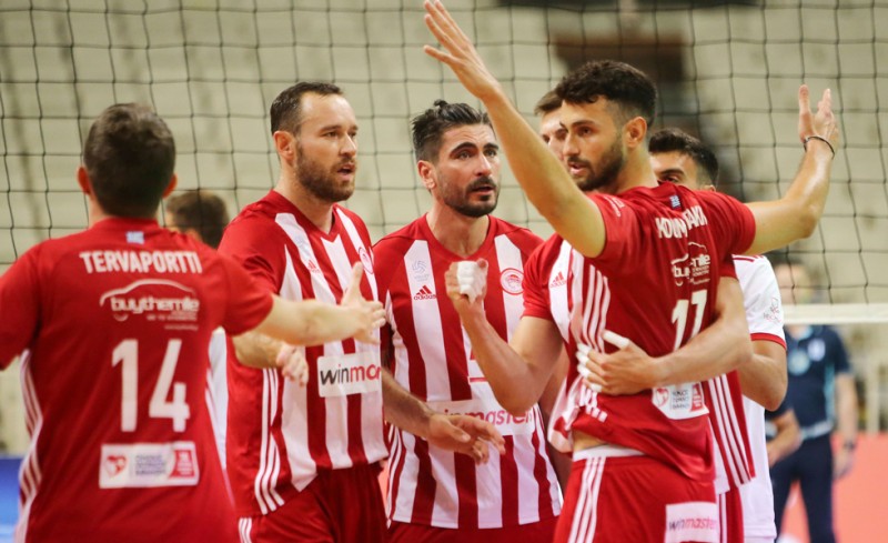 Πράξη 3η με Φοίνικα και φουλ για κούπα!