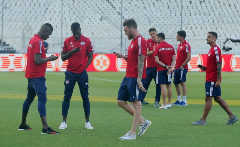 Στο γήπεδο ο Ολυμπιακός (photos)