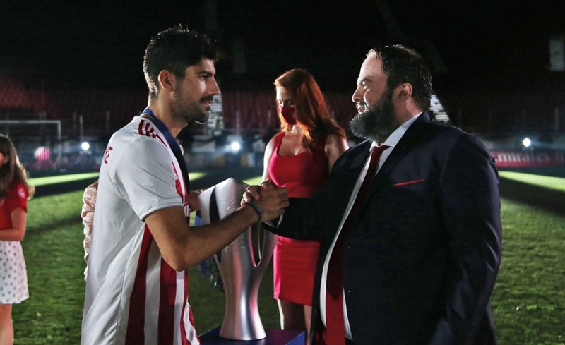 «Ομάδα και κόσμος είμαστε ένα»!