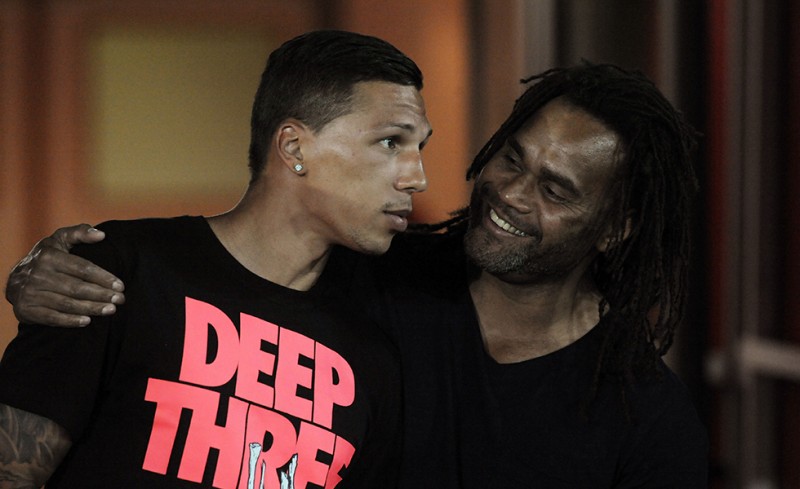 Δυνατά και για Χολέμπας!