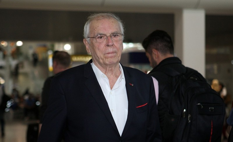 Μεσίστιες οι σημαίες για τον Σάββα Θεοδωρίδη (photo)