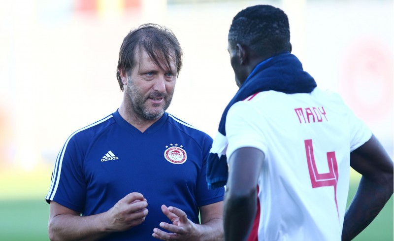 Δεν σταματάει να δουλεύει ο Καμαρά (photos)