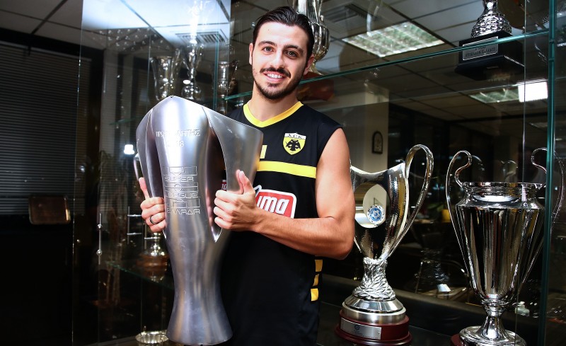 Άλλο τρόπαιο υπήρχε αν του έπεφτε αυτό; (photo)