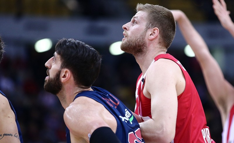 Επέστρεψε ο Χαραλαμπόπουλος