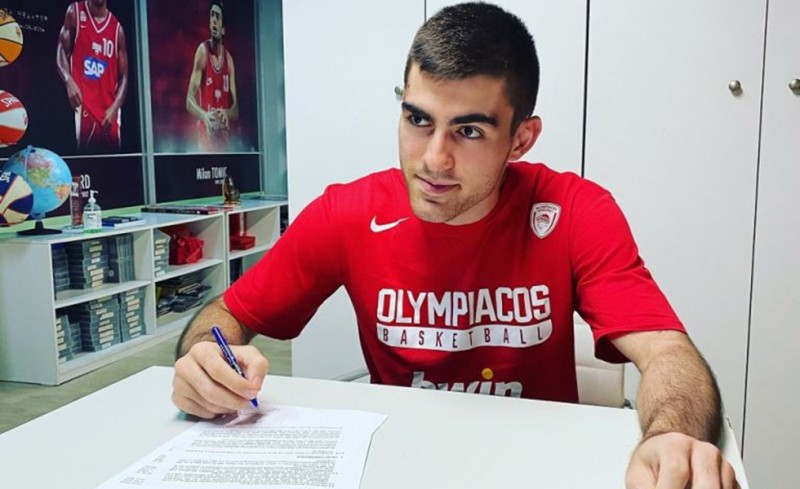 Υπέγραψε συμβόλαιο ο Κολοβέρος