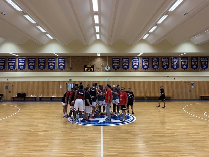 Πρώτη προπόνηση στο Βερολίνο για τον Ολυμπιακό (photo)