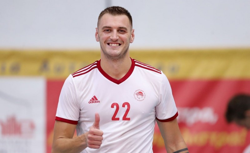 Ξανά στο φιλέ, για δύο φιλικά!