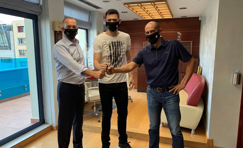 Στο Λιμάνι ως το 2023 ο «Παπ»!