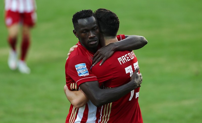 «Συγχαρητήρια Μαντί» (photo)