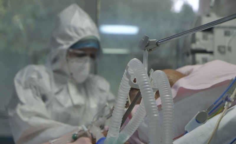 2.752 νέα κρούσματα και 43 θάνατοι! Στους 297 οι διασωληνωμένοι!