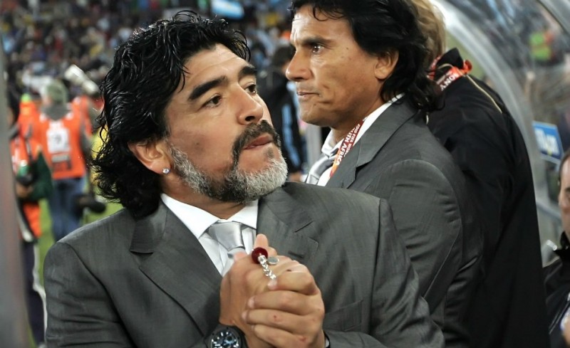 Η ΚΑΕ Ολυμπιακός αποχαιρετά τον Μαραντόνα