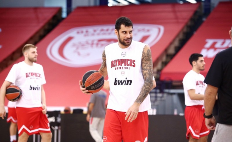 Πολλοί πόντοι και νίκη Ολυμπιακού στη Μόσχα