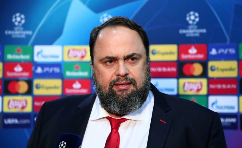 «Σε τέτοιο αγωνιστικό χώρο δεν στέκονται ούτε γαϊδούρια»