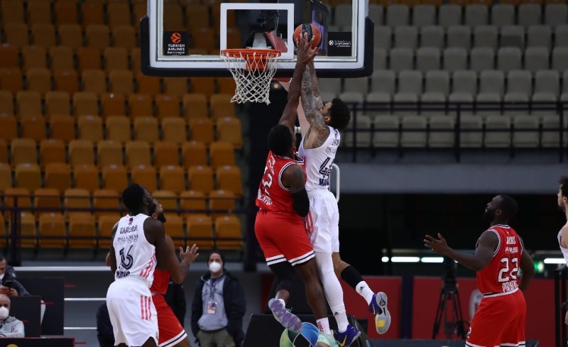 Πρέπει να επιβάλλει το ρυθμό του...