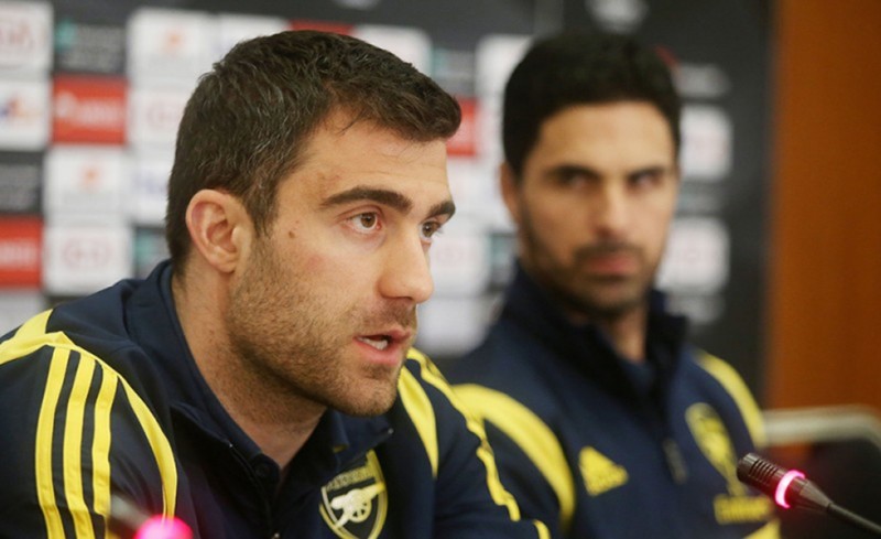 «Προσφορά του Ολυμπιακού για Παπασταθόπουλο»