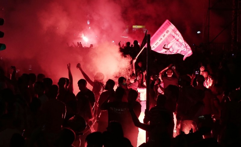 «Τους ξεφτίλισες περπατώντας...» (photo)