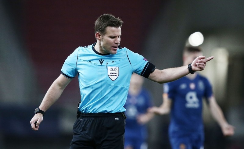 Αυτοί σφυρίζουν στο Καραϊσκάκη