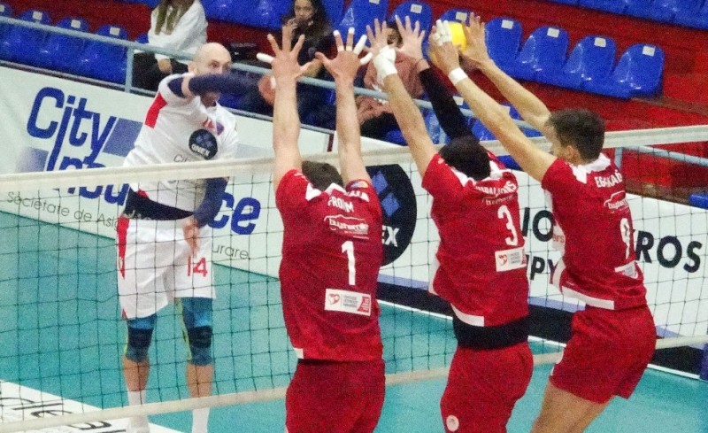 Δεν τα κατάφερε ο Θρύλος στη Σύρο