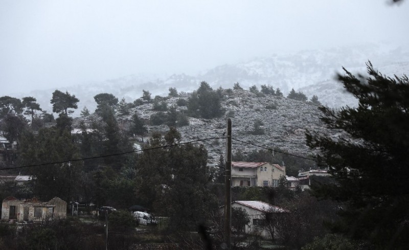 «Λέανδρος» : Ντύθηκε στα λευκά όλη η χώρα