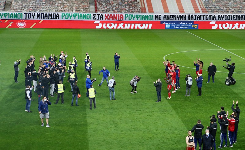 Θύρα 7: «46 ΠΡΩΤΑΘΛΗΜΑΤΑ! Συνήθεια τα τρίμπαλα»