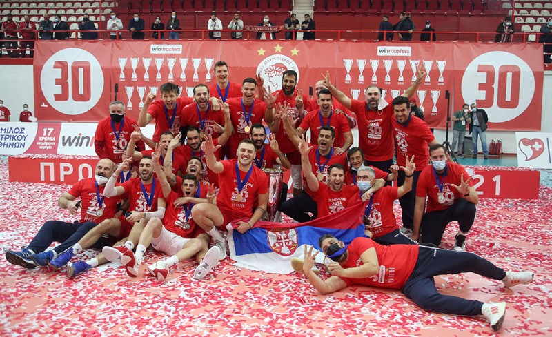 Η απονομή του τίτλου στον Θρύλο (video)