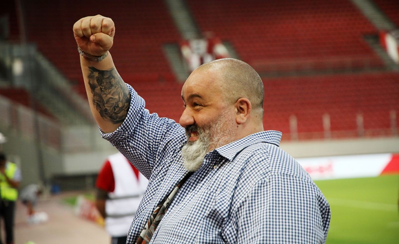 Τους έβγαλε στη σέντρα!