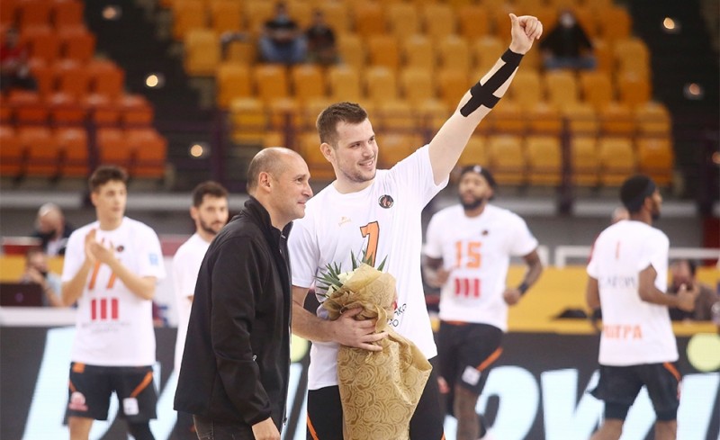 Η βράβευση στον Αγραβάνη (video)