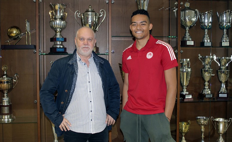 Μεγάλη κίνηση: Στα «ερυθρόλευκα» ο Καραλής!