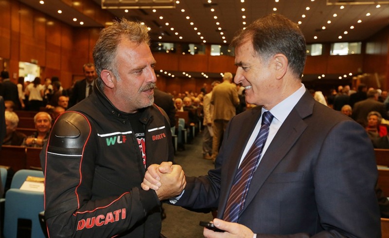 «Άλλη κλάση ο Ολυμπιακός», λέει ο Αεκτζής Τσαρούχας (video)