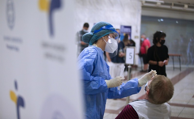 3.869 νέα κρούσματα