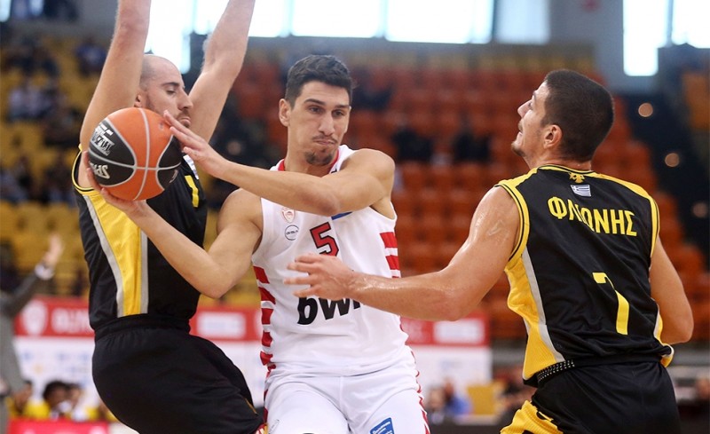 Λαρεντζάκης: «Πρέπει να αντιδράσουμε μετά τη Ζενίτ»