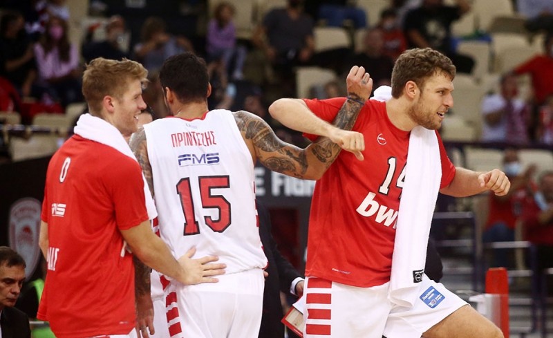 Ρίχνεις μια 20άρα στον εξασφύριχτρο και ξεχνάς τα εκτός έδρας