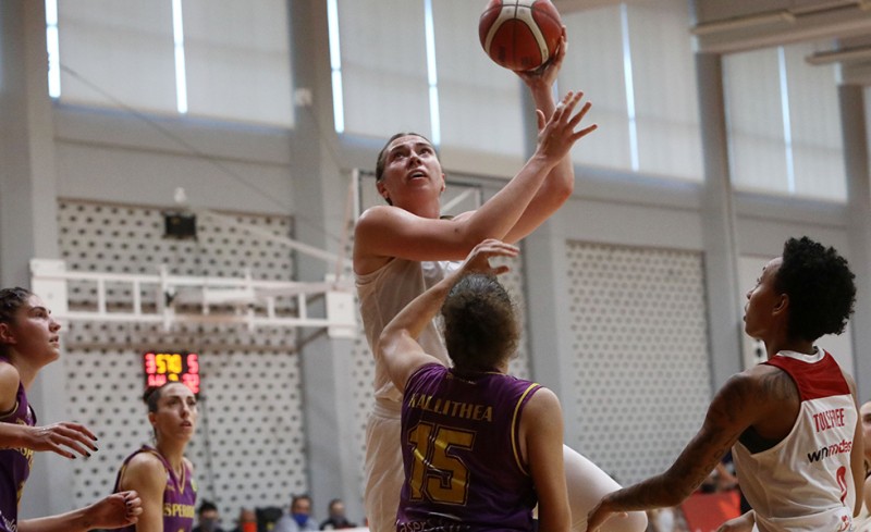 Συνεχίζει με νέα νίκη