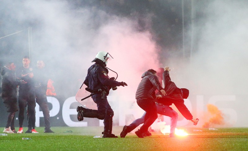 Εικόνες ντροπής στην Τούμπα! 