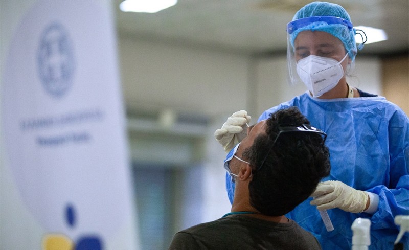 6.260 νέα κρούσματα, 89 θάνατοι και 704 διασωληνωμένοι