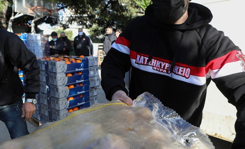 ΘΥΡΑ 7 με ΑΝΘΡΩΠΙΑ! Μεγάλη κίνηση για τα παιδιά! (videos/photos)