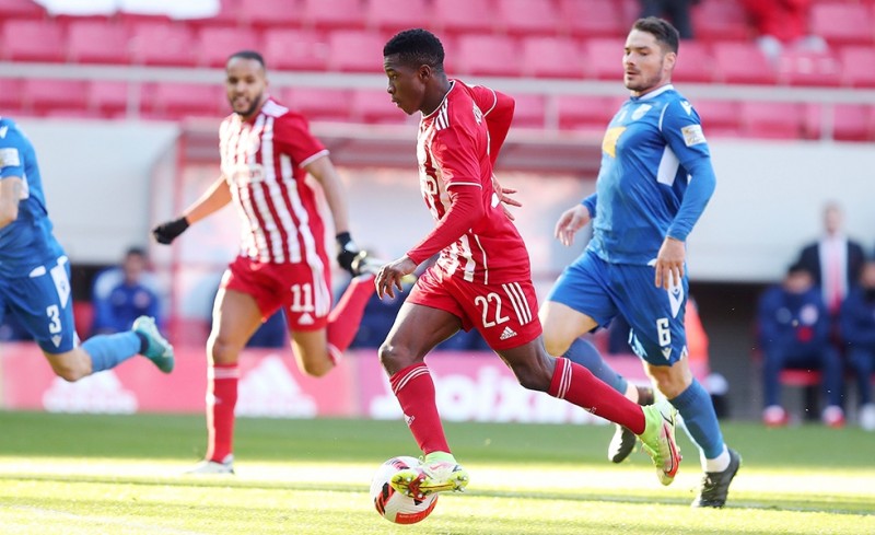 Έτοιμος ο Αγκιμπού, βασικός με τη Γουινέα