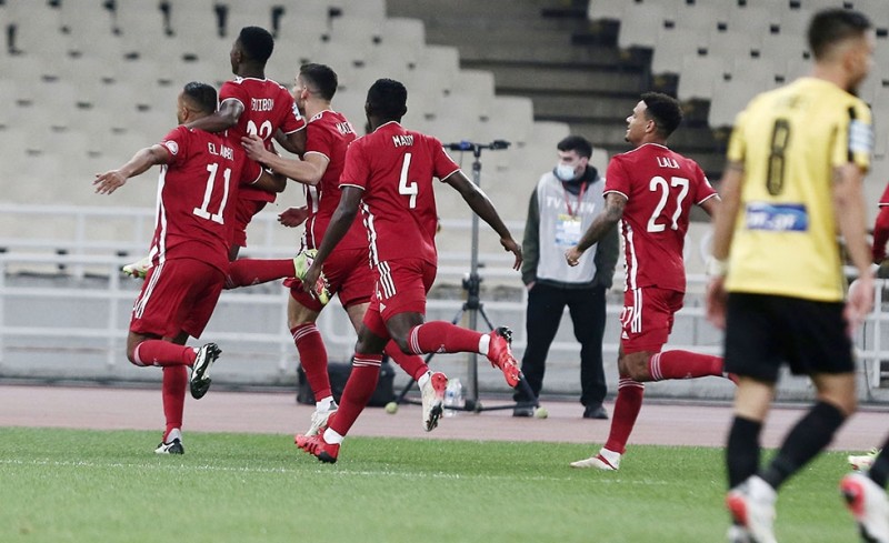 Βάψε «ερυθρόλευκο» το ντέρμπι! (photo)