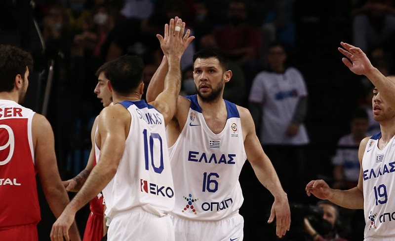 Νίκη της Εθνικής με βολές του Παπανικολάου στα 3''!